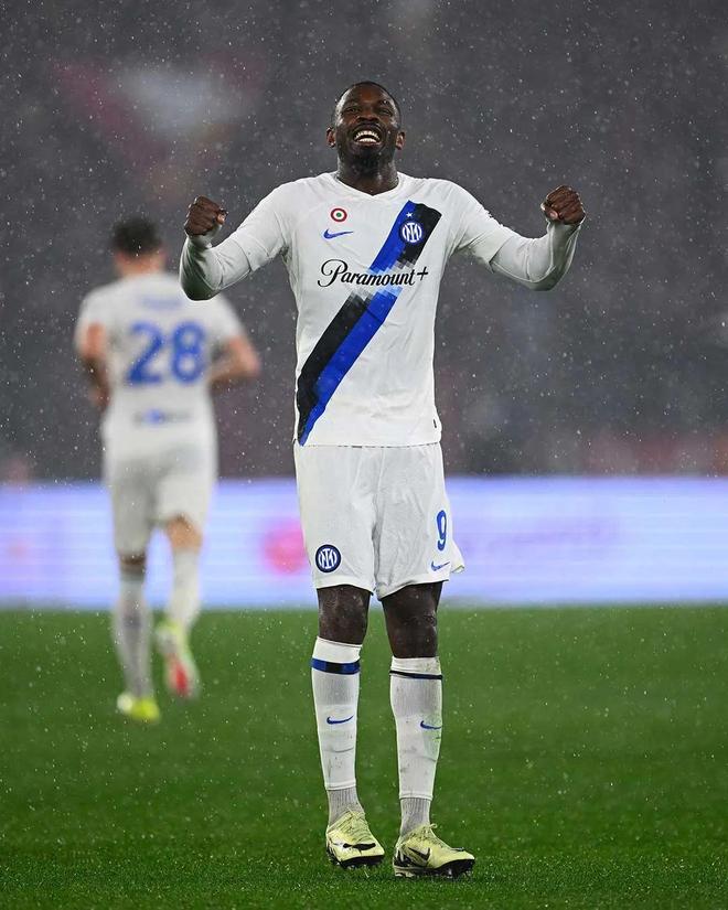 包含切沃客场逼平罗马，取得宝贵一分的词条