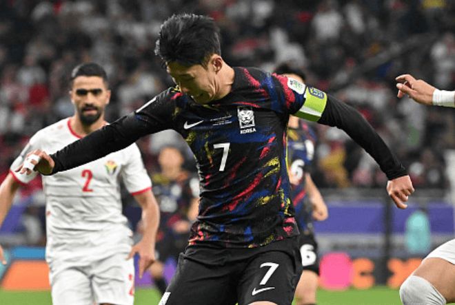 巴黎圣日耳曼主帅因战术问题备受批评的简单介绍