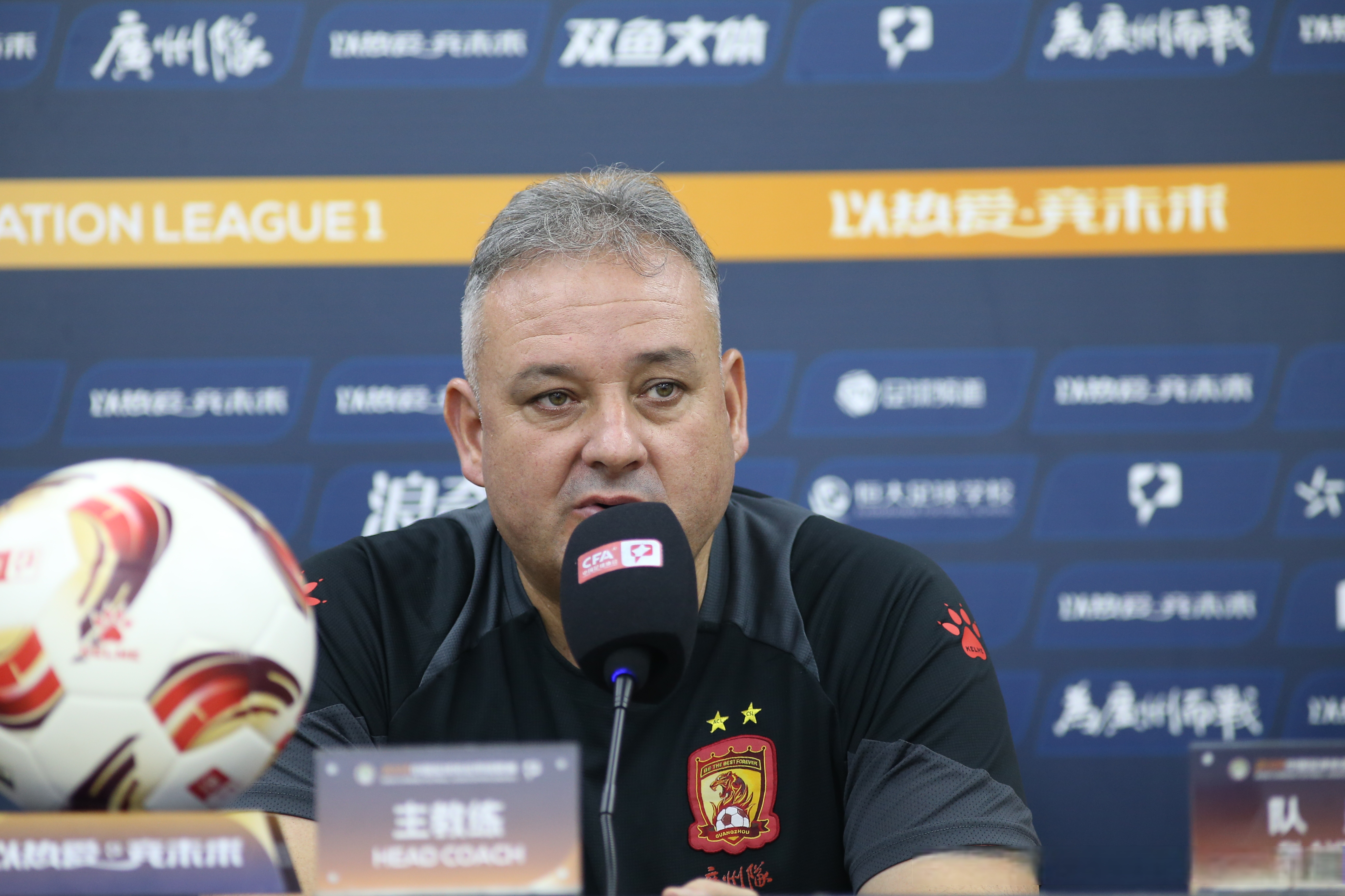 观察球队现阶段备战情况,主教练调整战术的简单介绍 观察球队现阶段备战情况,主教练调整战术的简单介绍