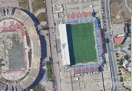 关于卡利亚里连续不败，稳固联赛中游位置的信息